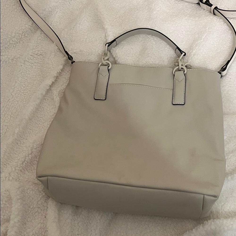 Simply Vera Elegant Cream Bag - Picture 2 of 4
